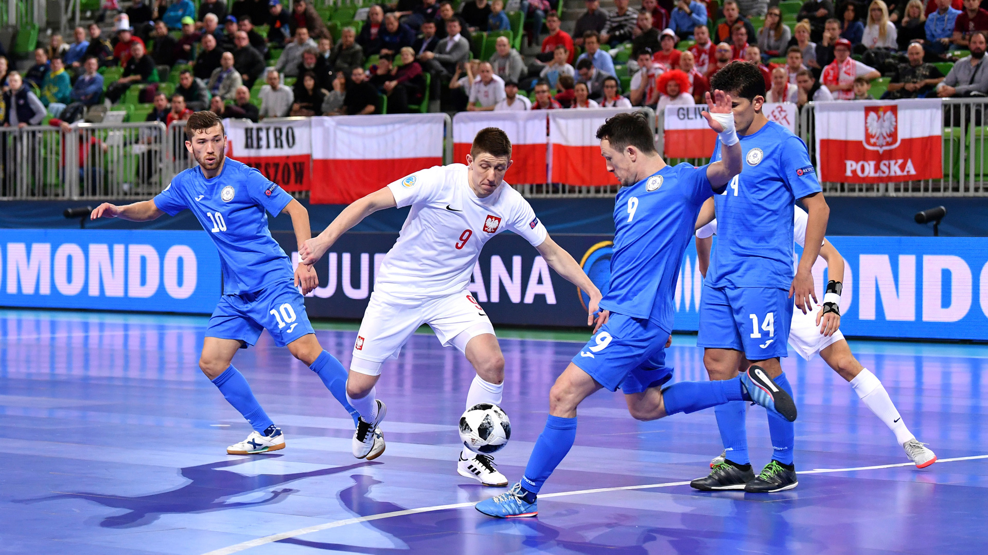 康宁汉姆：盛赞队友拥有振金手指，盼其冲击最佳防守球员