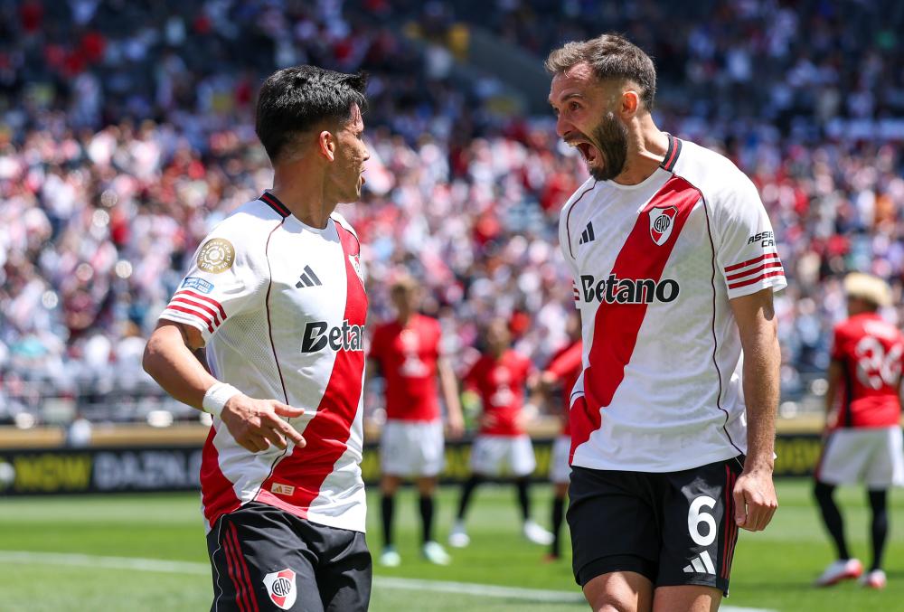 篮球火箭球队全员完成训练任务