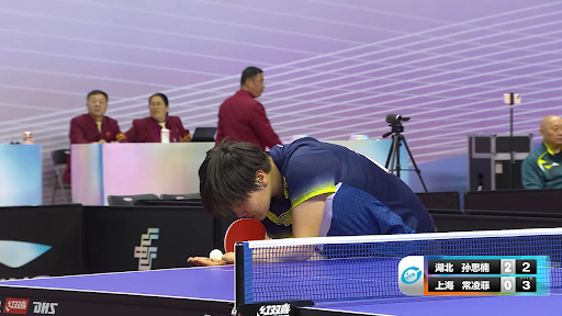 邵佳一告诫小球员：怎么能喝可乐呢，光跟老队员学散漫了